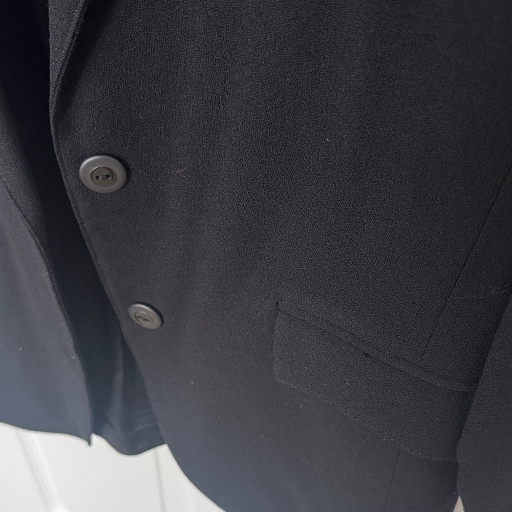 Classic Black Women’s Blazer - Picture 3 of 6